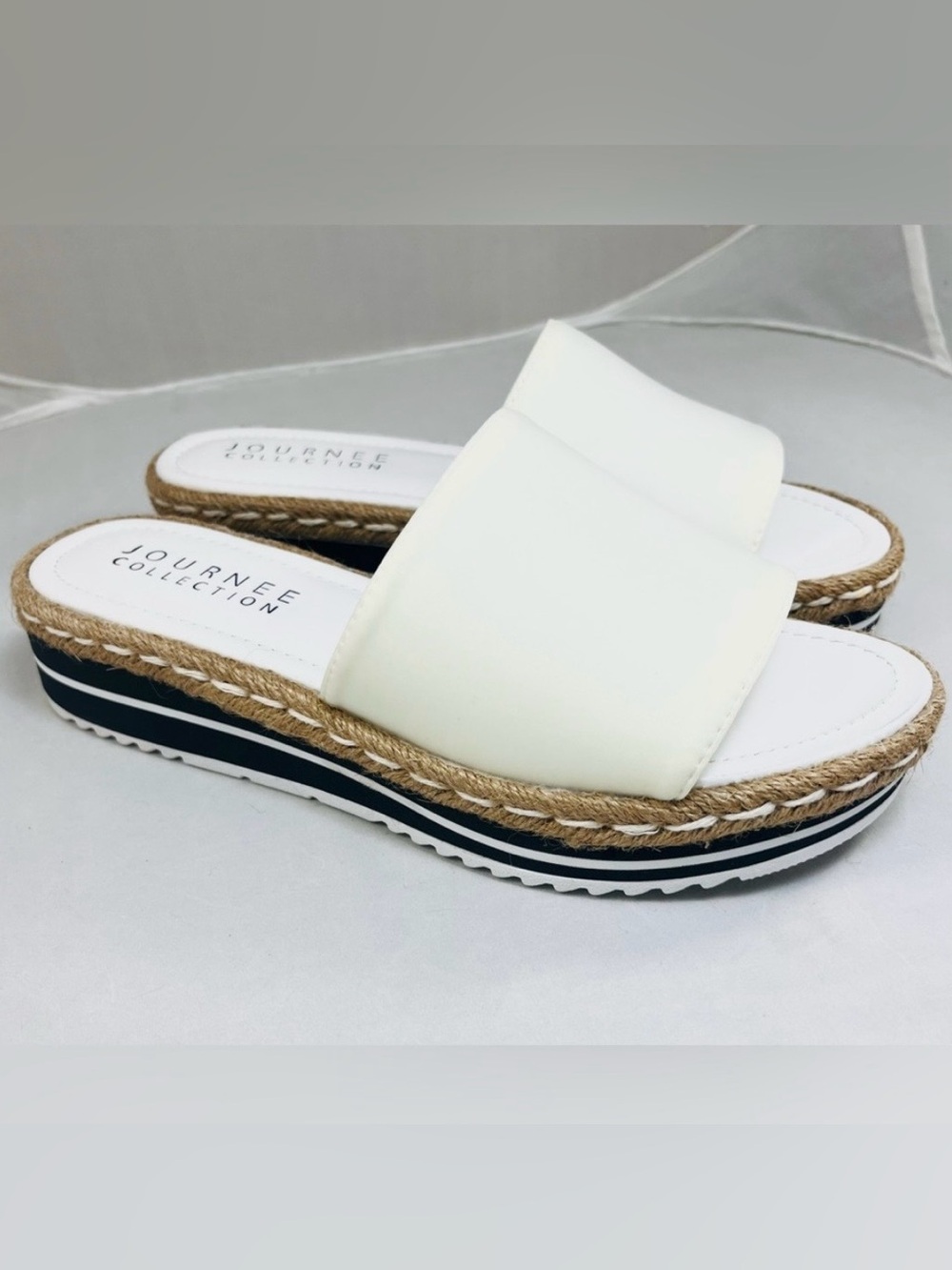 NIB Journee Collection Rosey Espadrille Wedge Slide Sandals White Size 8